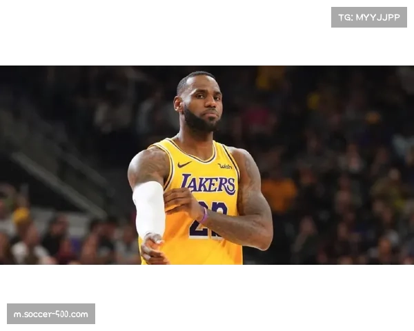 詹姆斯缺席促使湖人调整战术 2014年状元郎成核心引援目标